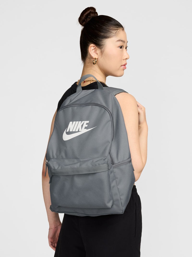 Nike حقيبة ظهر نايك هيريتاج - Image 2