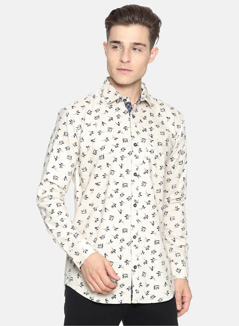 كامبوس سوترا قميص رجالي أبيض بنقش غصن