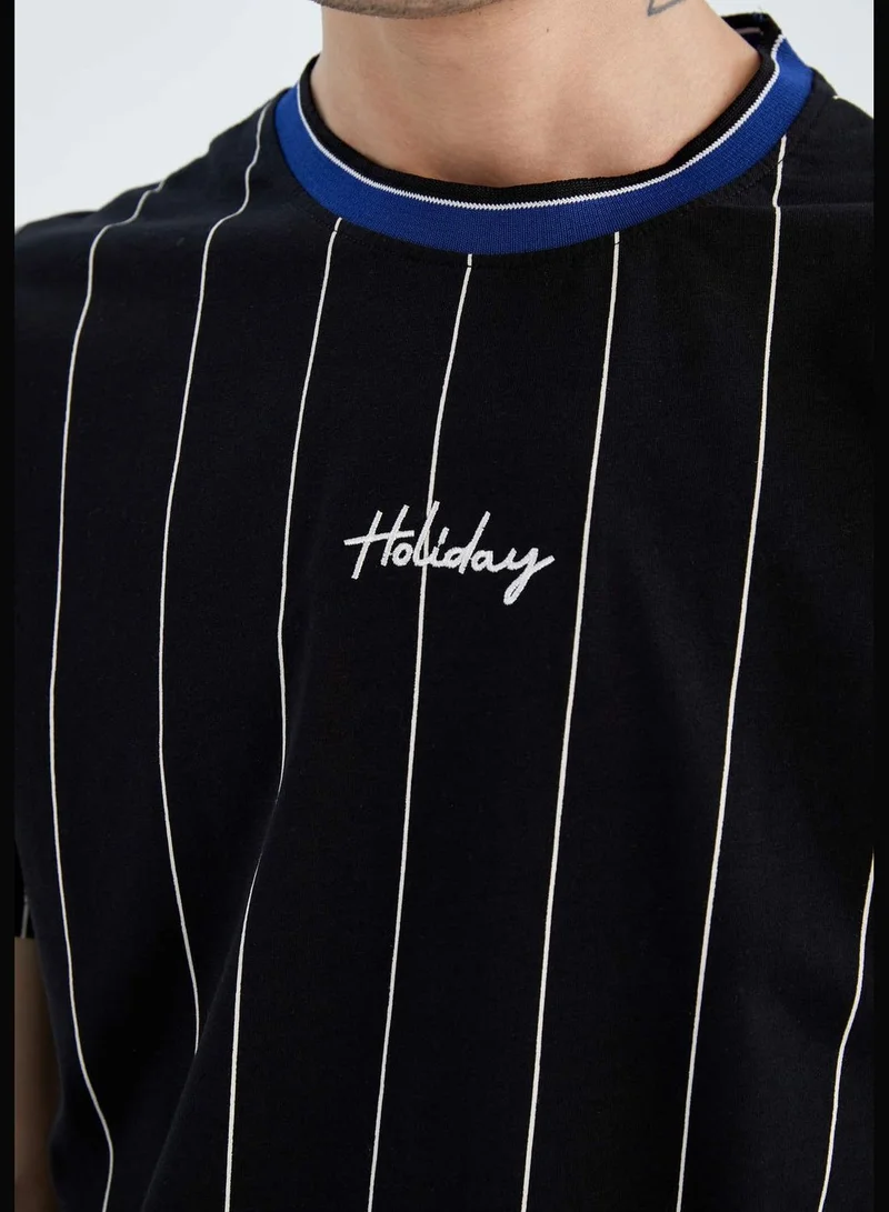 ديفاكتو Regular Fit Short Sleeve Striped Slogan Print T-Shirt