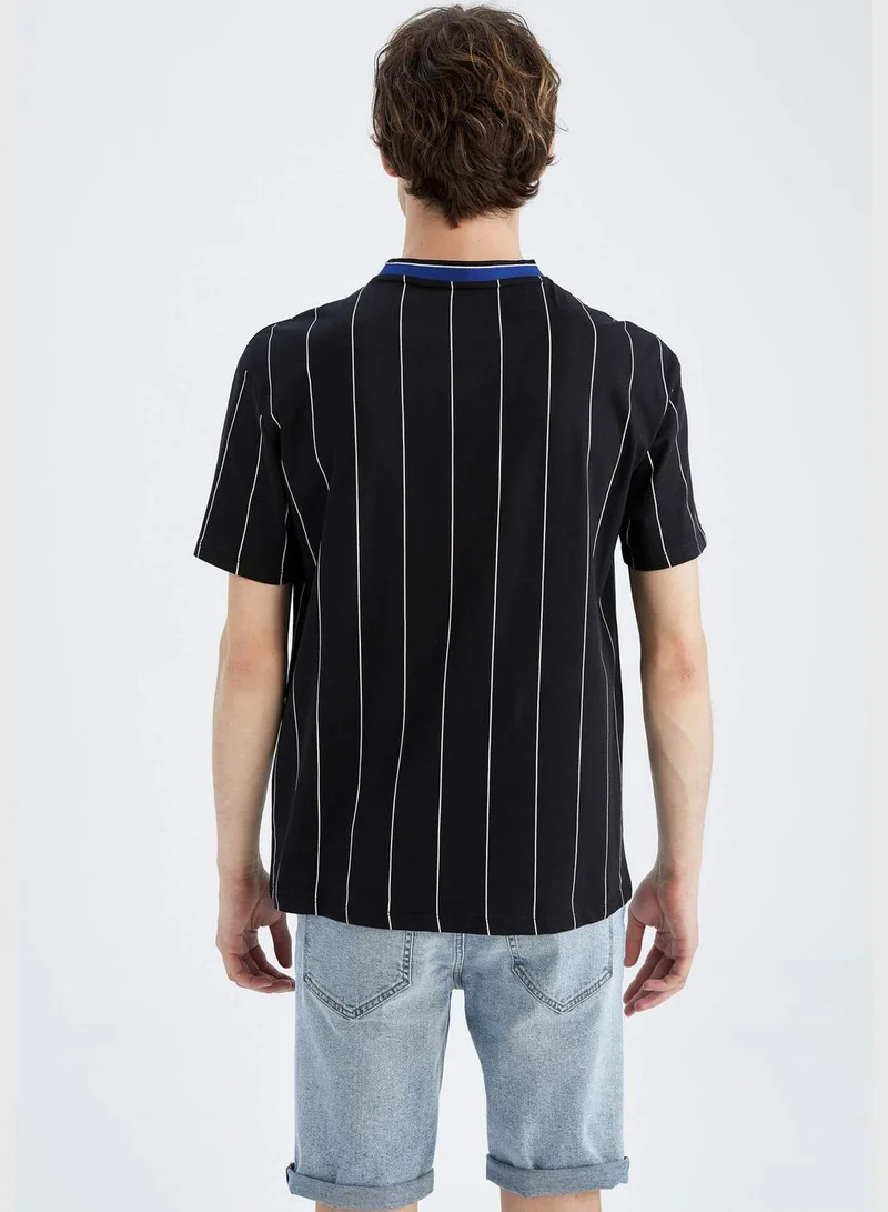 ديفاكتو Regular Fit Short Sleeve Striped Slogan Print T-Shirt