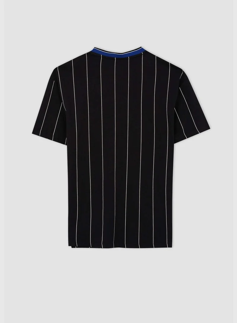 ديفاكتو Regular Fit Short Sleeve Striped Slogan Print T-Shirt