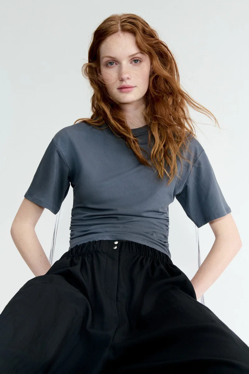 اتش اند ام تي-شيرت بكشكشة