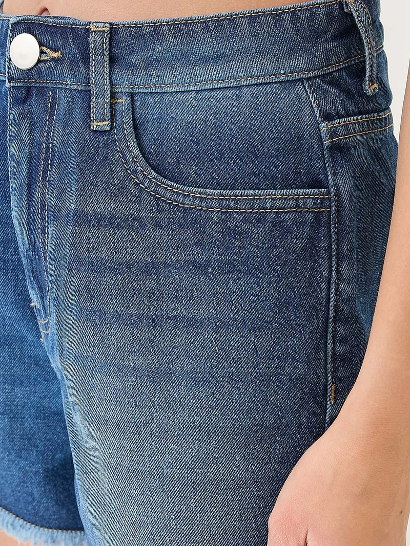 globus Women Slim Fit Mid-Rise Frayed Hem Denim Shorts