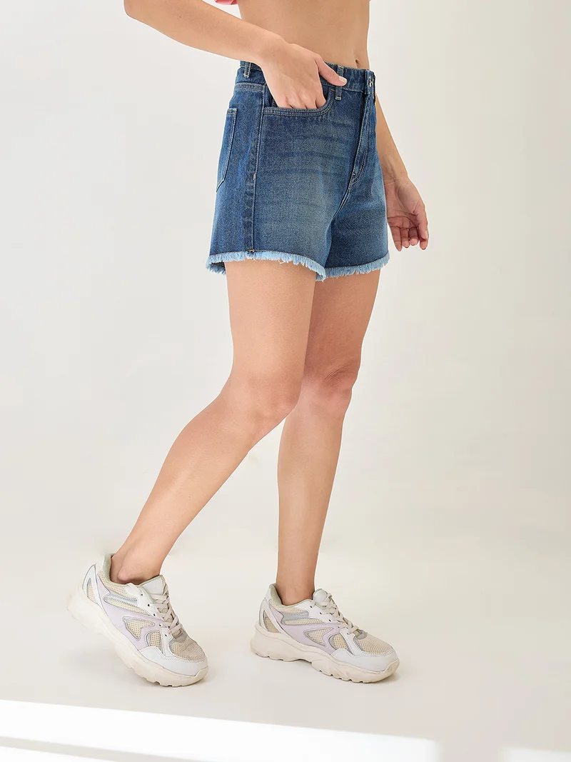 globus Women Slim Fit Mid-Rise Frayed Hem Denim Shorts