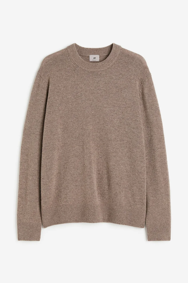 اتش اند ام كنزة من الصوف بقصّة عادية