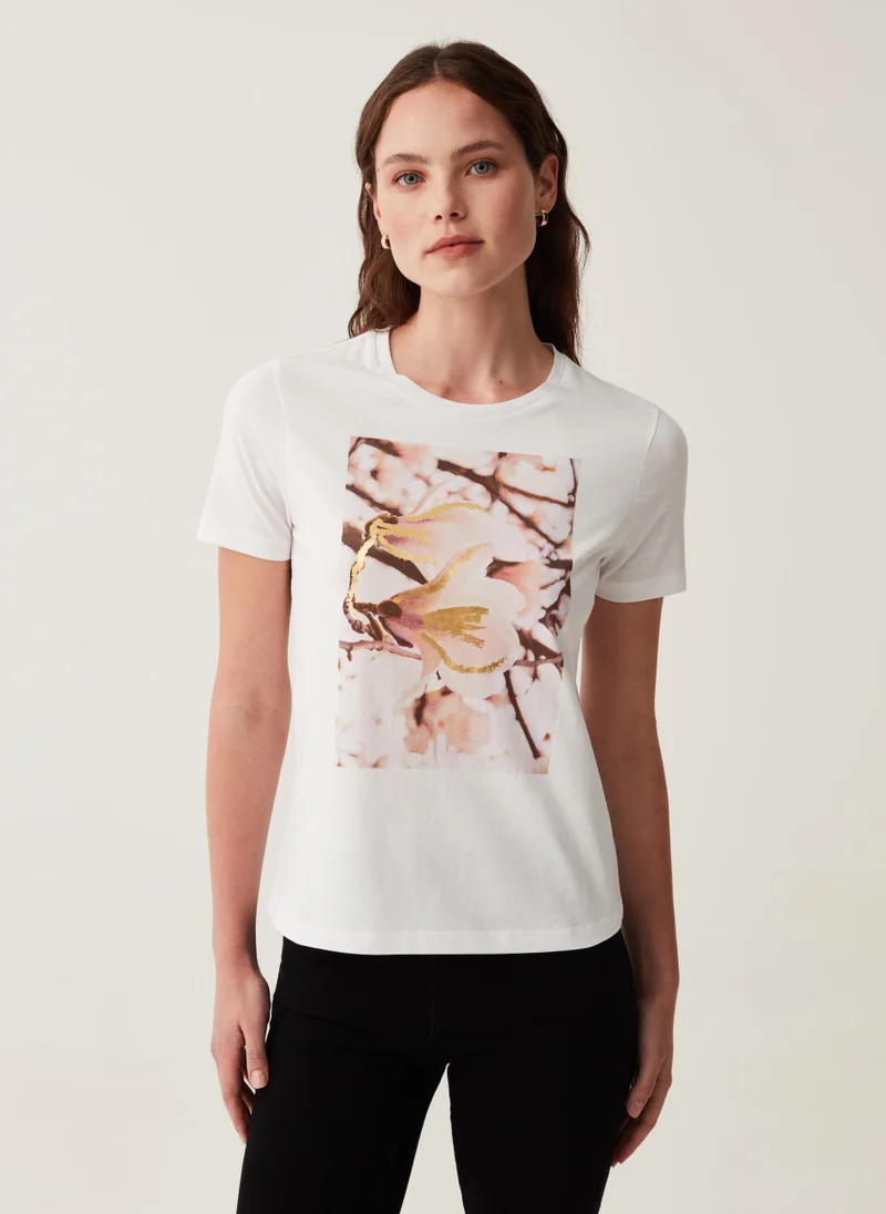 او في اس T-shirt with peach blossom foil print