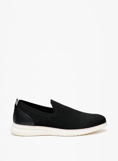 لو كونفورت Women's Textured Slip-On Sneakers