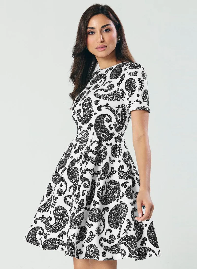 Zigzag  Printed Pleated Flared Midi Dress for Women | Best Price UAE