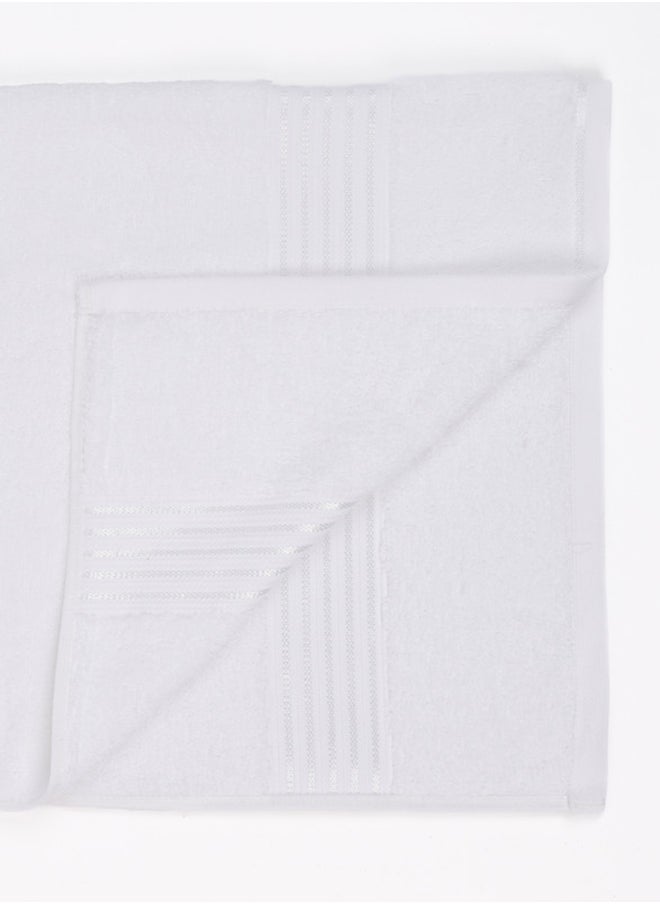 White Rose - طقم مناشف وردية بيضاء مكون من 4 قطع، 100% قطن فخم 550 GSM جودة ممتازة، تجف بسرعة، شديدة الامتصاص، مناشف حمام ناعمة فاخرة للفندق للحمام والسبا، يتضمن طقم المناشف 4 مناشف استحمام (75x145 سم) بيضاء - Image 1
