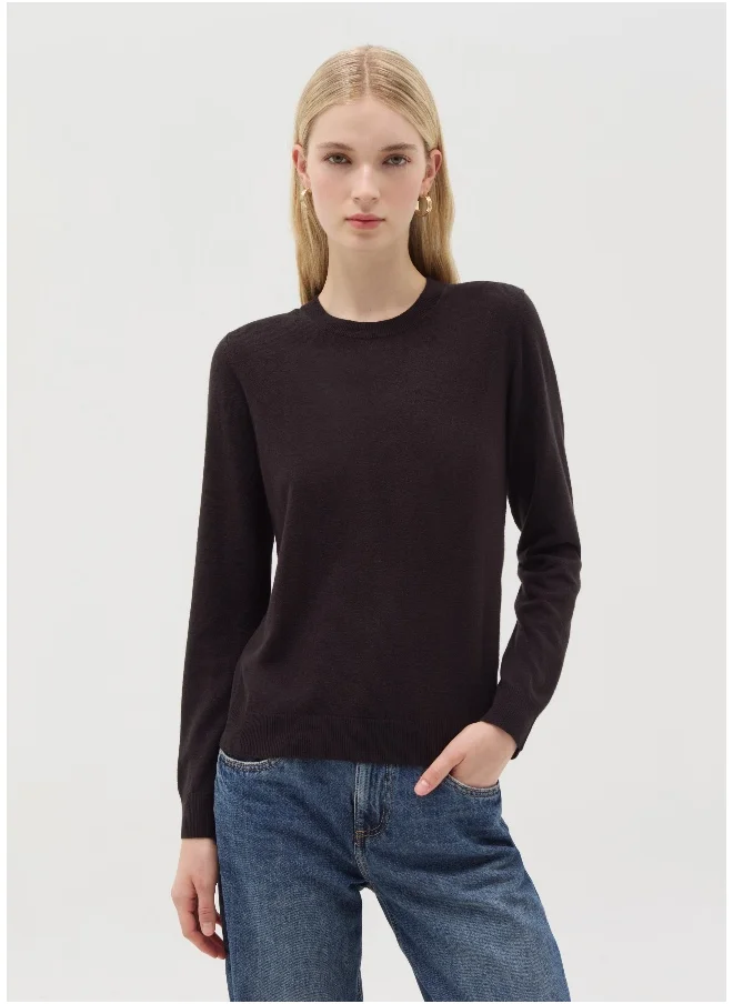 او في اس Top with long sleeves and round neck