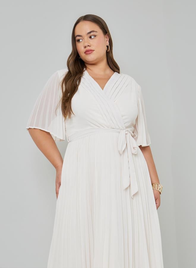 Styli Plus Size Asymmetric Hem Pleated Midi Dress - Image 2