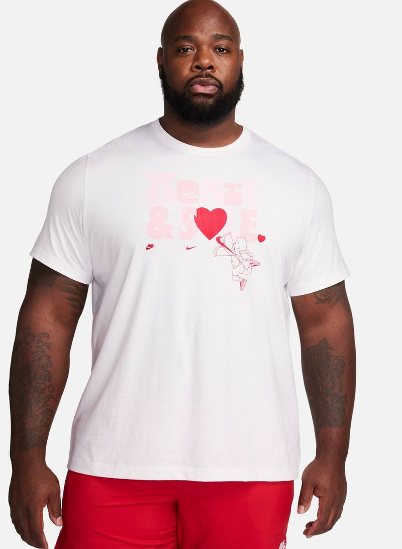 Nike Nsw Heart And Sole T-Shirt - Image 1