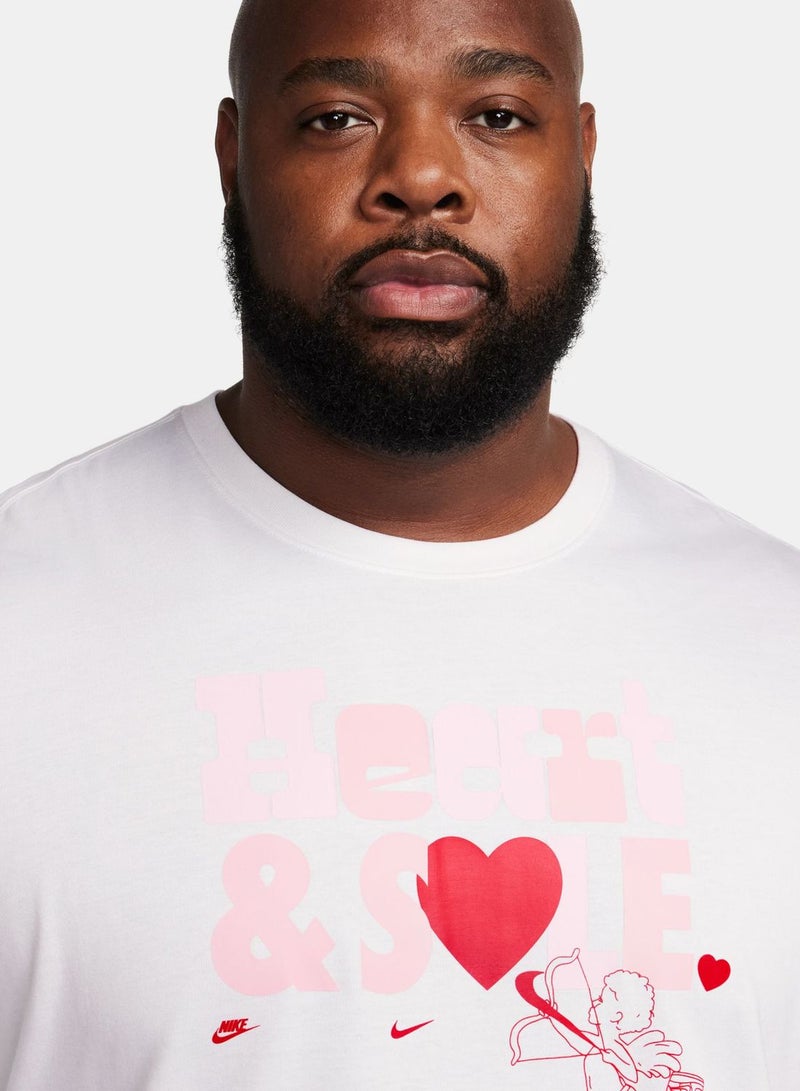 Nike Nsw Heart And Sole T-Shirt - Image 3