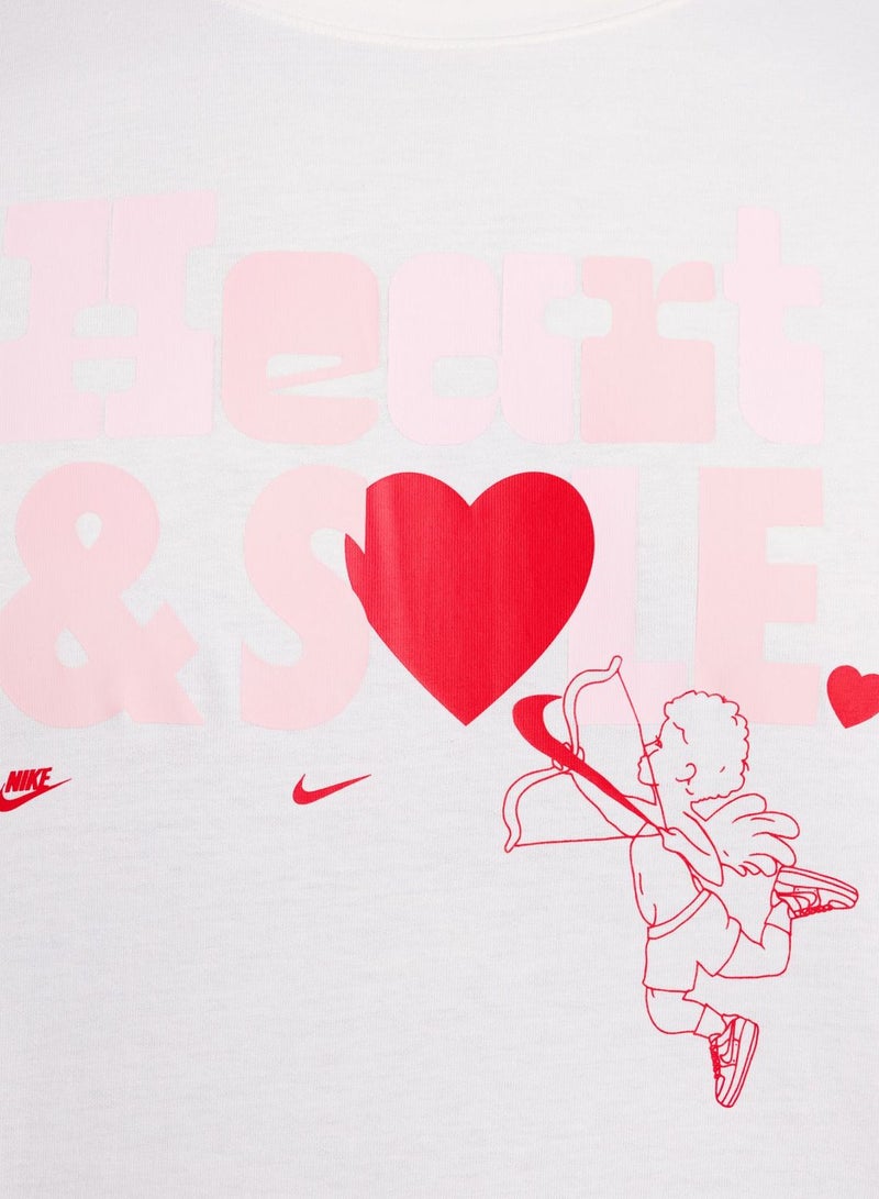 Nike Nsw Heart And Sole T-Shirt - Image 4