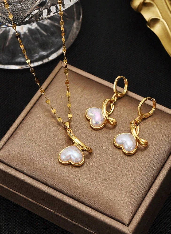 نيو ستايل طقم اكسسوارات نسائي سلسال وحلق اذن من الاستانلس ستيل مطلي باللون الذهبي - Image 1