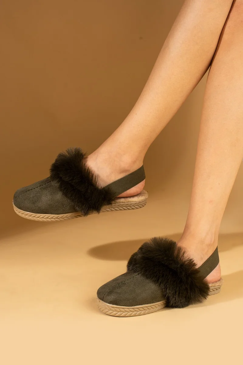 Pembe Potin Pink Potin Fur Detailed Closed Front Elastic Back Women's Home Slippers 81-8120-24