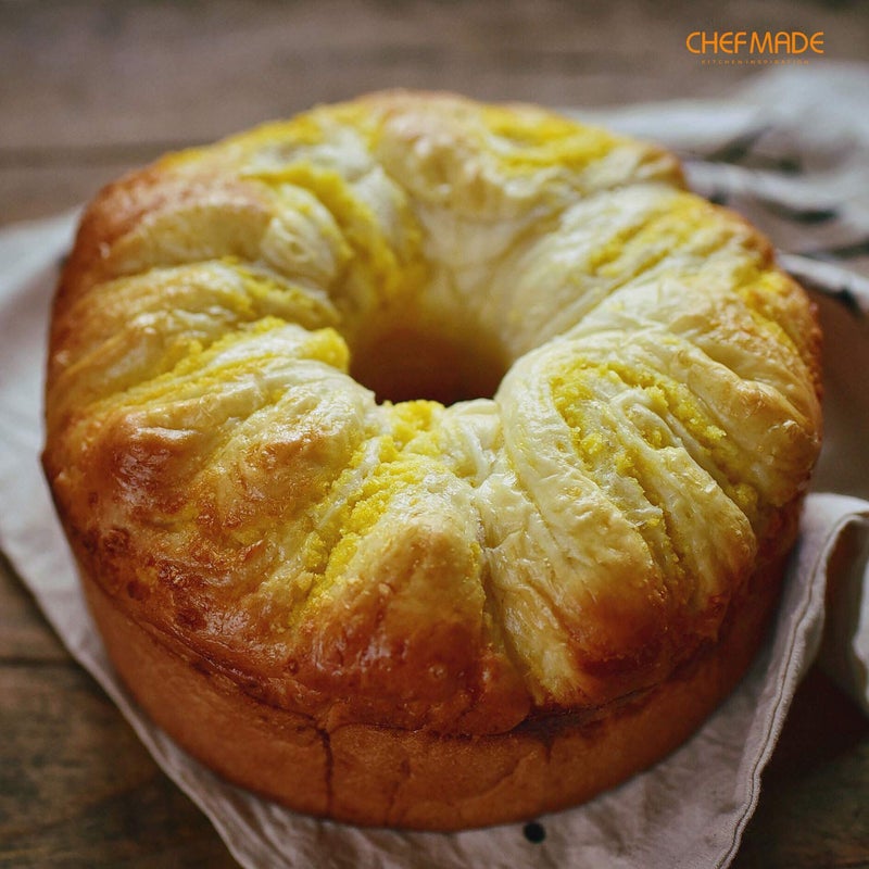 CHEFMADE Angel Food Cake Pan, 8-Inch with Removable Loose Bottom Non-Stick Chiffon Tube Pan 2-Cups for Oven and Instant Pot Baking (Champagne Gold) - Image 5