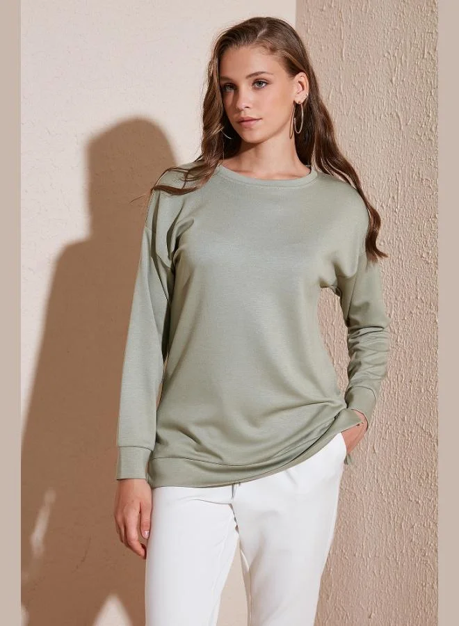 ليلا ليلا سويت شيرت نسائي بقصة واسعة وياقة دائرية من قماش المودال