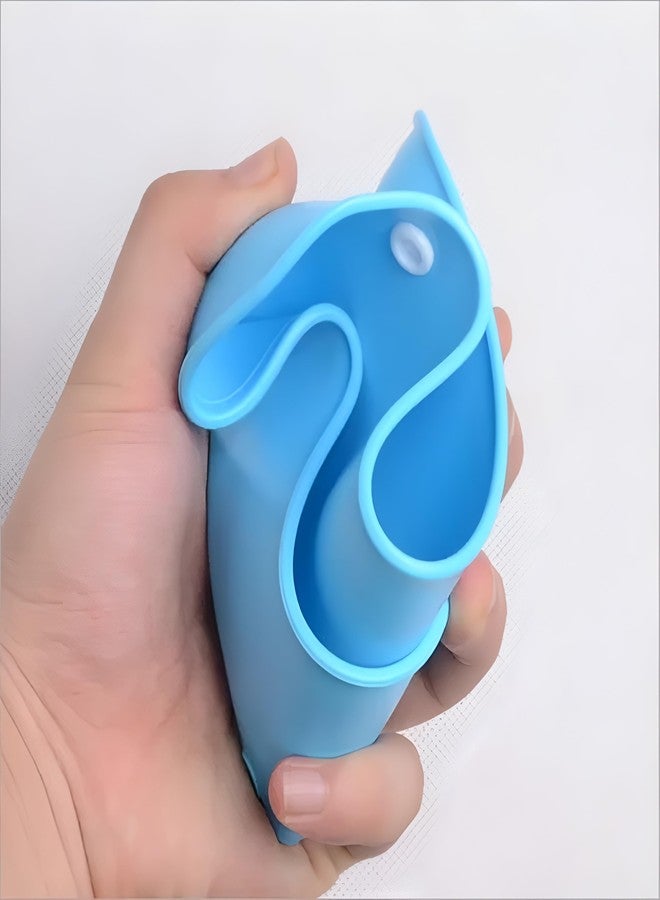 First Kick مرايل فيرست كيك للأطفال من السيليكون PVC | مقاومة للماء، قابلة للغسل وإعادة الاستخدام | مرايل تغذية وفطام للأطفال الرضع والصغار | سهلة التنظيف، فتحة رقبة قابلة للتعديل بأزرار | عبوة من قطعتين (فراشة وردية ونحل أزرق) - Image 5