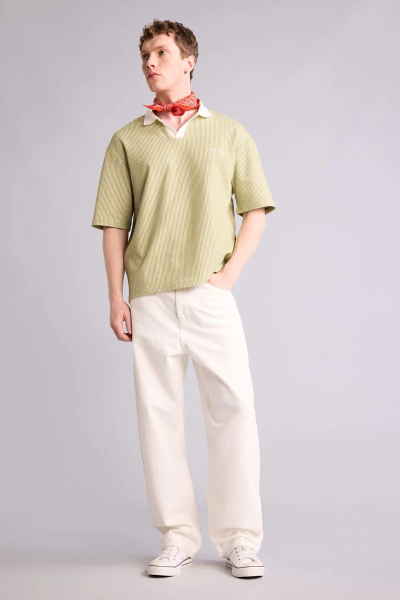 ديفاكتو Textured Boxy Fit Polo T-Shirt