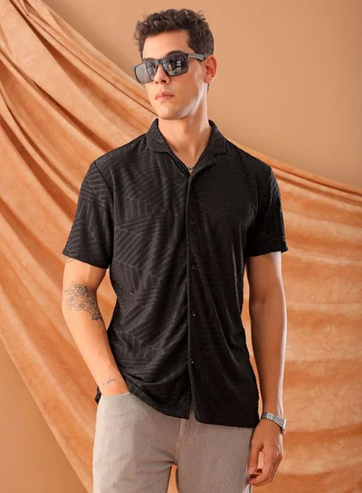 ذا انديان كراج كو Men Slim Fit Solid Half Sleeves Cuban Collar Resort Wear Shirt
