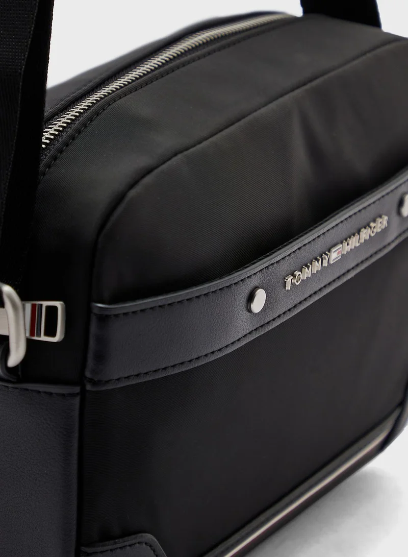 TOMMY HILFIGER Logo Messenger Bag