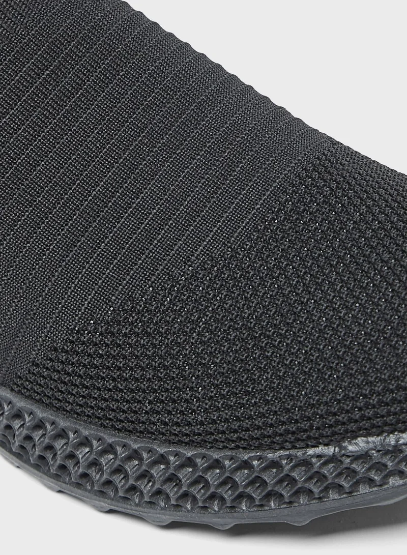 شو اكسبرس Slip On Low Top Sneakers
