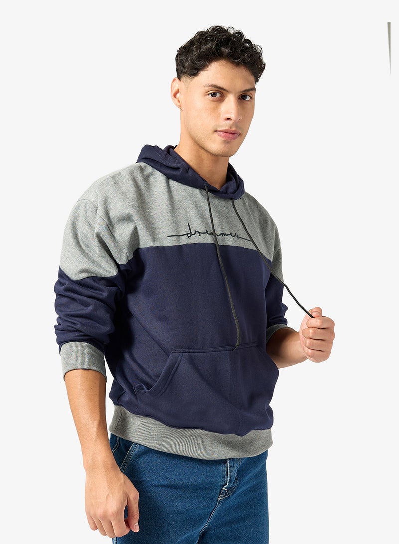 سفنتي فايف بيسيكس هودي بطبعة جرافيك - Image 1