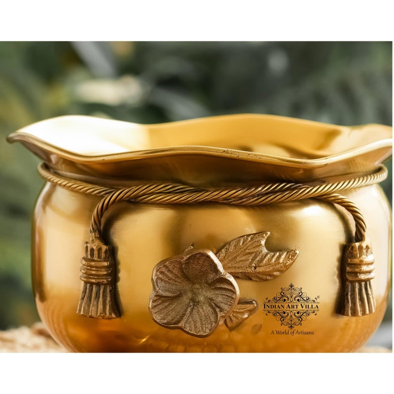 INDIAN ART VILLA Pure Brass Ribbon Bow Design Design Handi/Casserole with Designer Lid and 3 Legs, Serveware, Volume - 300 ML - Image 4