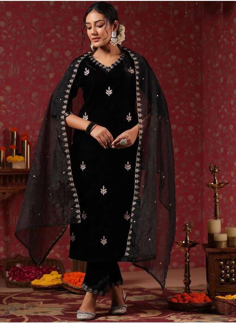 ISHIN Women's Ethnic Wear VELVET BLACK STRAIGHT Kurta Set with Dupatta