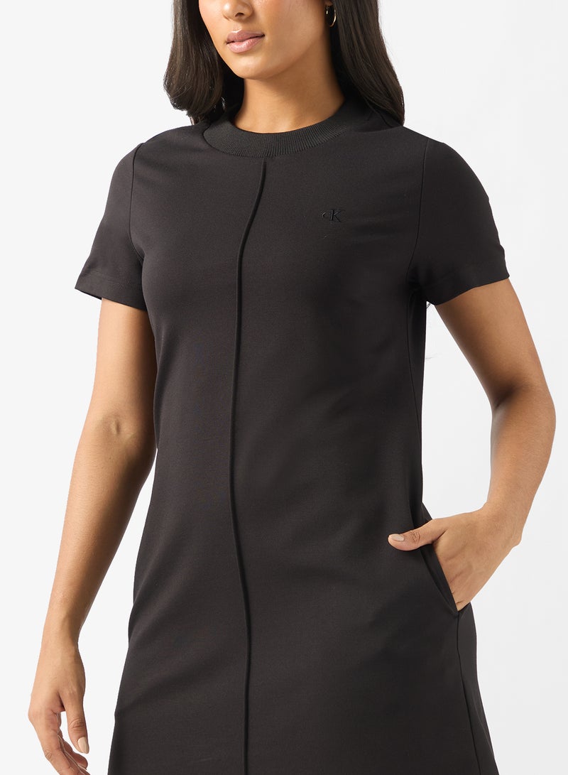 كالفن كلاين جينز فستان تي شيرت قصير الأكمام بياقة دائرية - Image 3