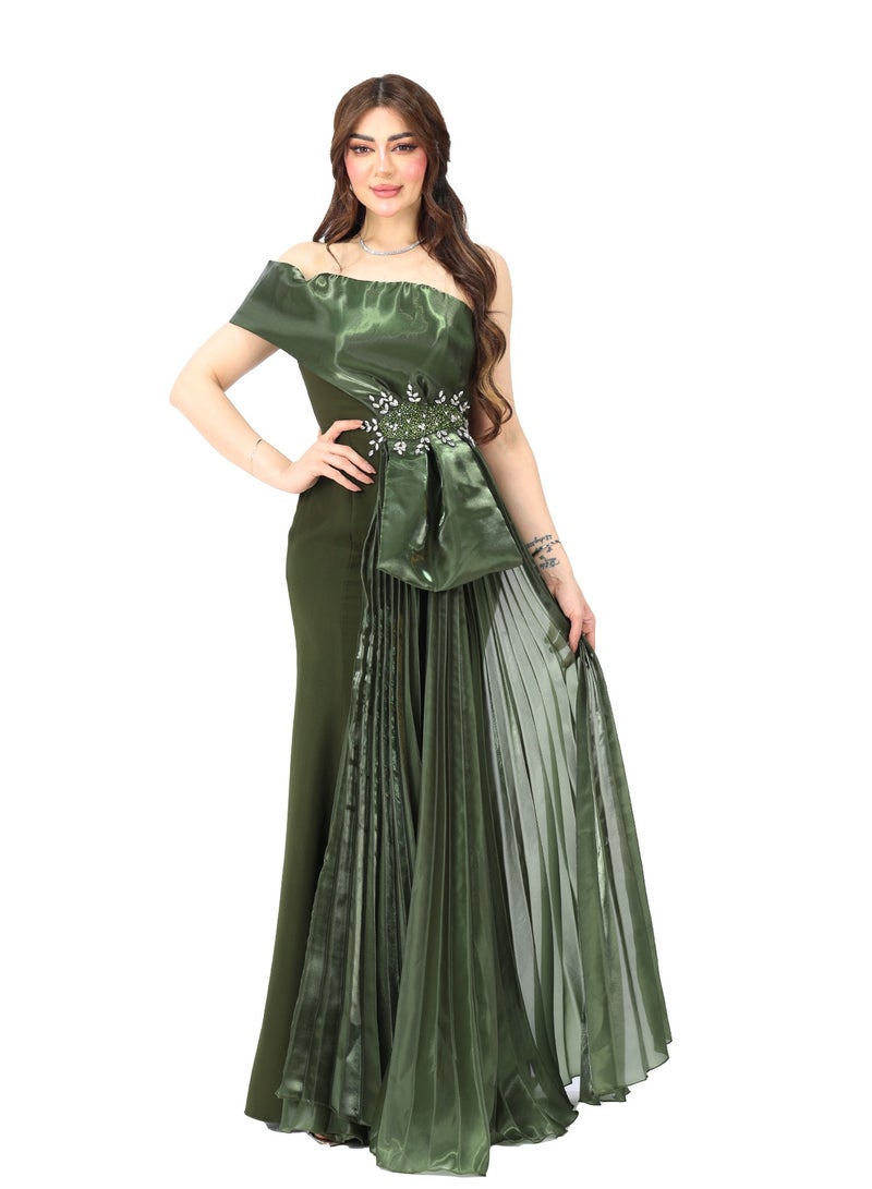 MODERN DESIGNER A luxurious evening dress that catches the eye with an elegant and luxurious design Distinguish yourself with the most beautiful look with a luxurious evening dress designed with great taste to suit the taste of the modern woman  - Image 1
