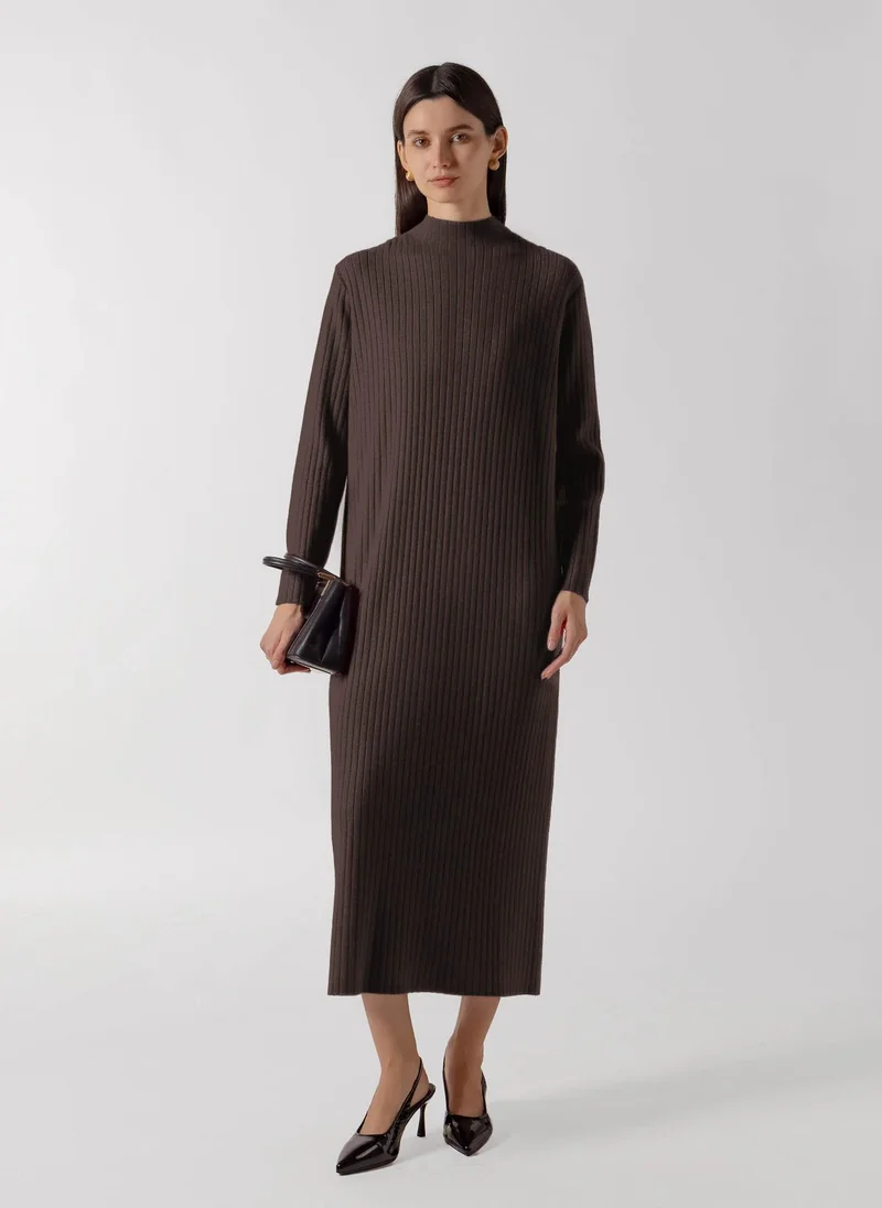 شايبس RIBBED MOCK NECK MIDI DRESS