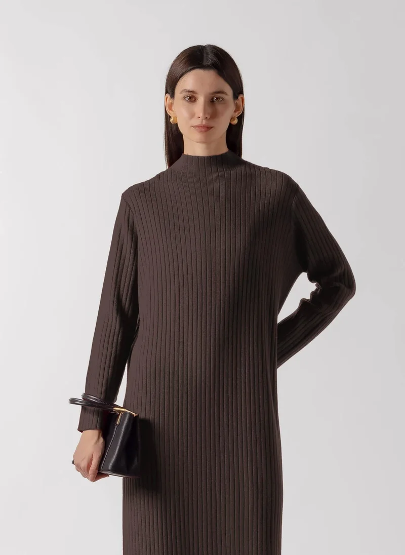 شايبس RIBBED MOCK NECK MIDI DRESS