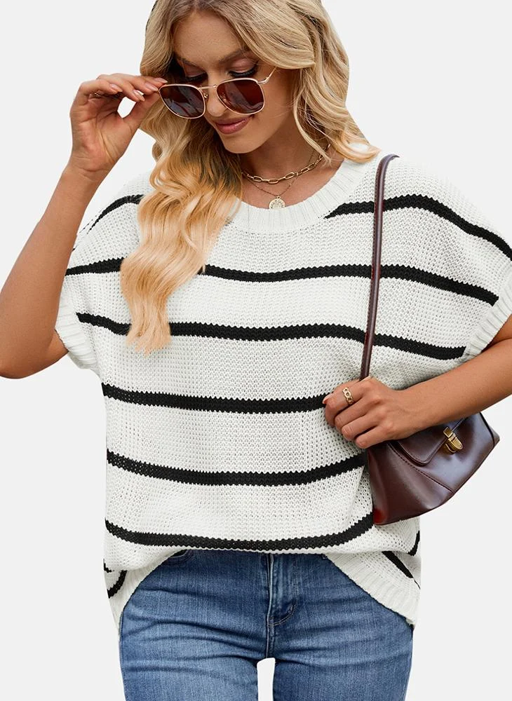 يونيكي White Round Neck Striped Top