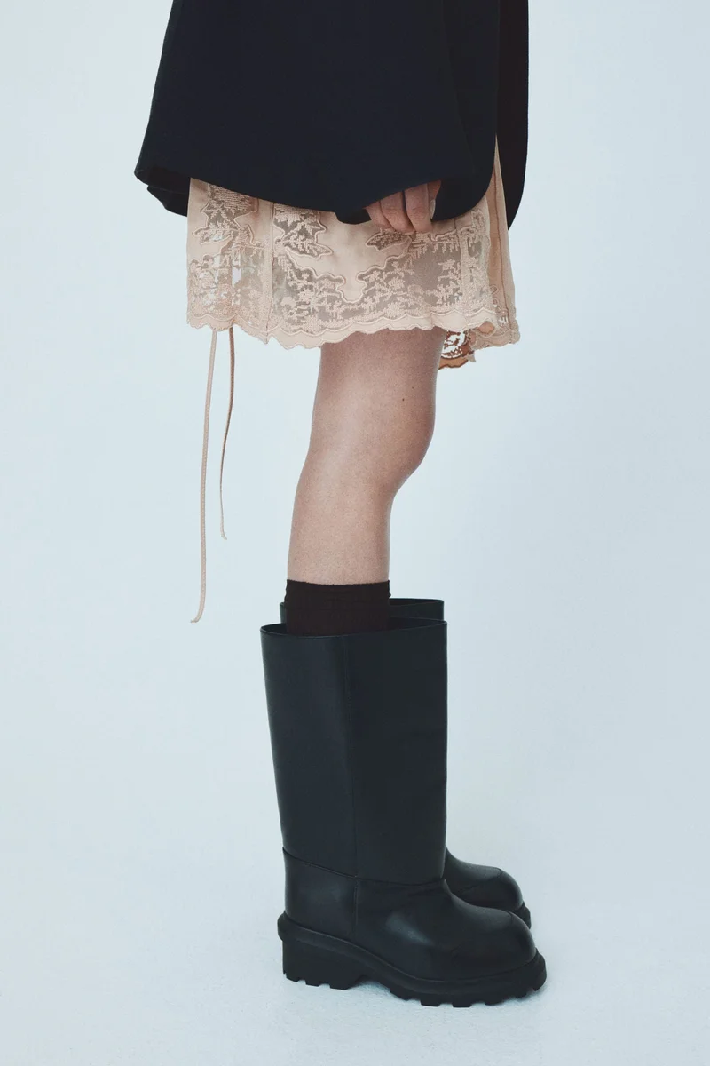 اتش اند ام بووت من الجلد بنعل سميك