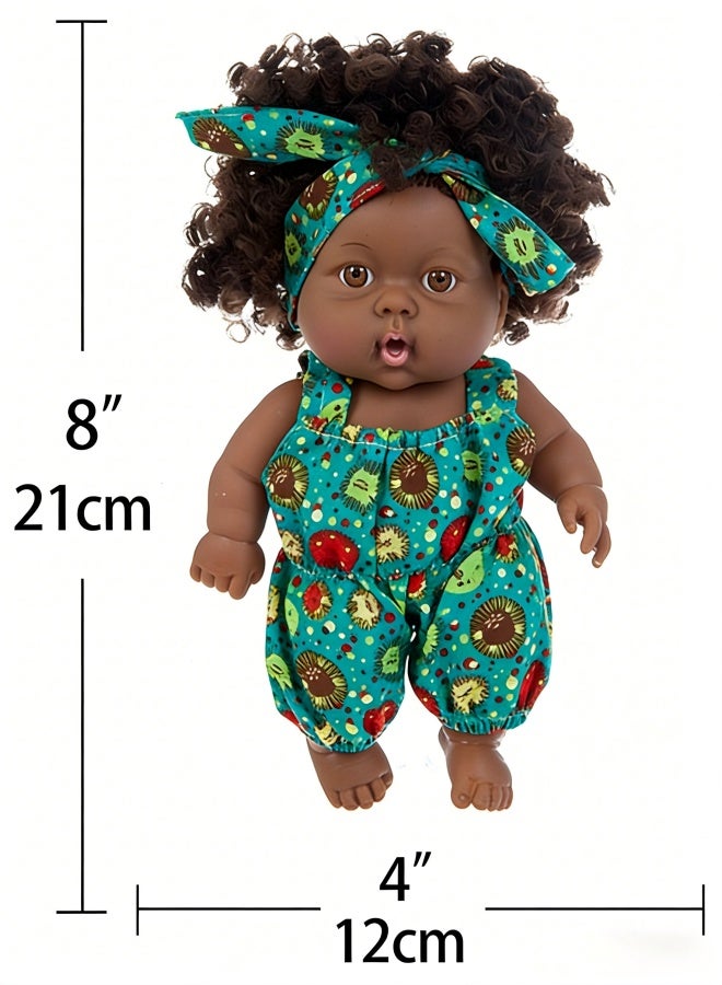 دمية طفل أفريقية سوداء مقاس 8 بوصات، مصنوعة من السيليكون قابلة للغسل، مع ملابس وربطة شعر - Image 5