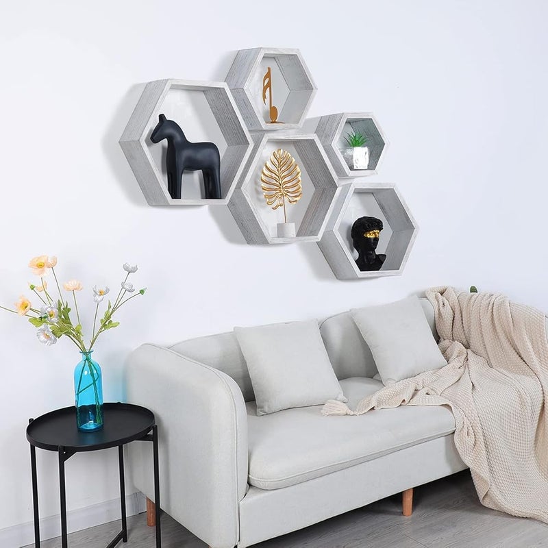 { "titleAr": "B09MRT7188" "detailsAr": "5 رفوف بأحجام متعددة: الرفوف الهندسية على شكل سداسي كبيرة الحجم، لذا ستبدو رائعة كديكور للجدران في غرفة المعيشة، غرفة النوم، الحمام، المطبخ، المكتب المنزلي أو غرفة الأطفال. استخدام هذه الرفوف الم - Image 2
