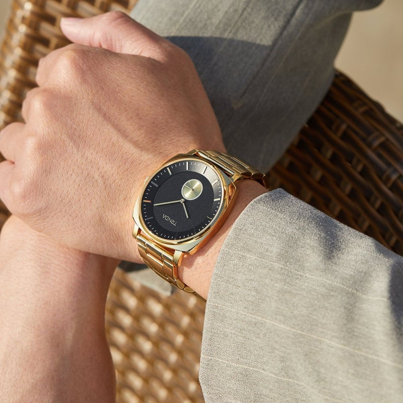 ترندا ساعة TRNDA من الستانلس ستيل الذهبية الشكل المربعة - بيان موضه للرجال مع مينا ساعة سوداء خالدة - Image 2