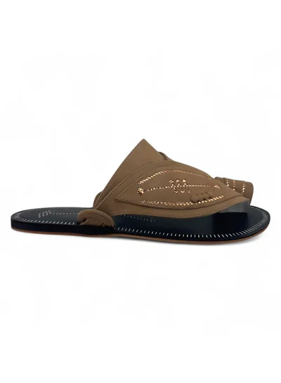 AL Fanoos Handcrafted heritage leather slippers