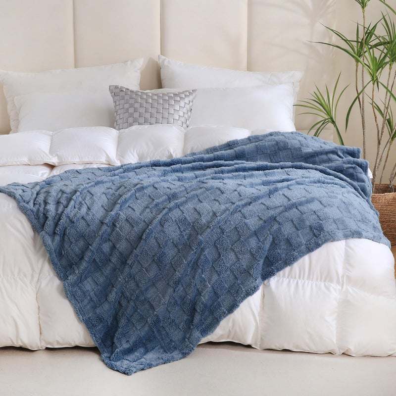 Linecooo Dusty Blue Fleece Throw Blanket 50â€Ã—60â€ for Couch Sofa Bed,Super Soft Cozy Plush Microfiber Flannel Blanket with 3D Checkered Design Lightweight for Adults,Woman,Girls - Image 4