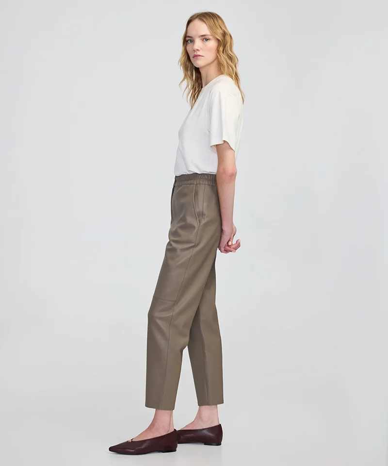 ابيكول Leather-Effect Carrot-Fit Trousers