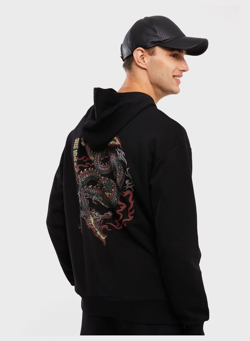 ال سي وايكيكي هودي مزين برسمة