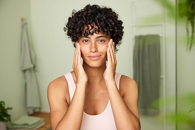 Weleda Sensitive Gentle Cleanser with Almond Face Wash For Sensitive Skin Fragrance Free Dermatologically Tested Vegan 100 Certified Natural 75ml - Image 3