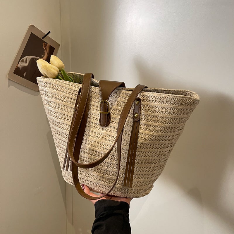 French Retro Large Capacity Straw Woven Bag Textural Seaside Holiday Beach Woven Shoulder Tote Bucket Bag Trendy - Image 2