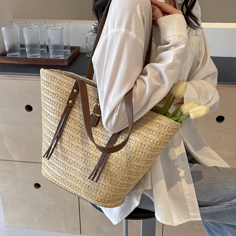 French Retro Large Capacity Straw Woven Bag Textural Seaside Holiday Beach Woven Shoulder Tote Bucket Bag Trendy - Image 4