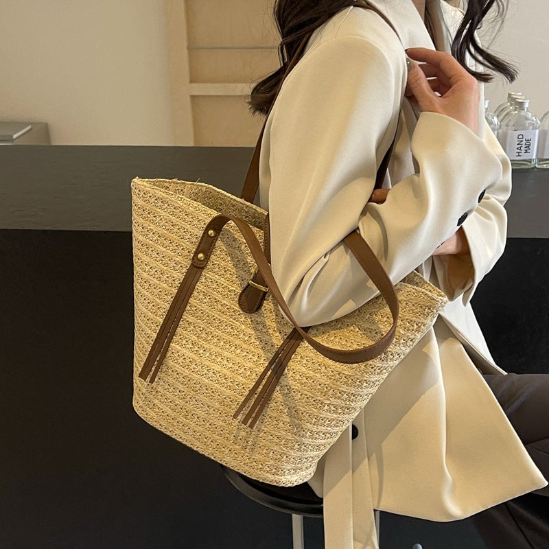 French Retro Large Capacity Straw Woven Bag Textural Seaside Holiday Beach Woven Shoulder Tote Bucket Bag Trendy - Image 3