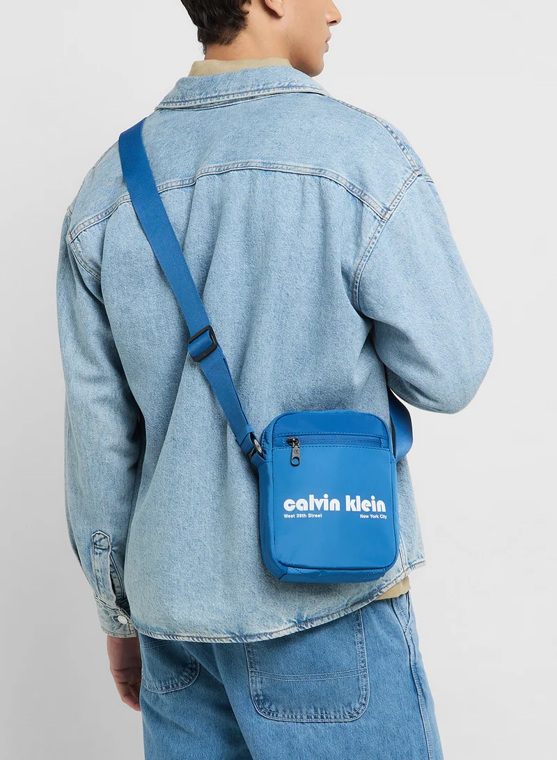 Calvin Klein Jeans Graphic Reporter Bag