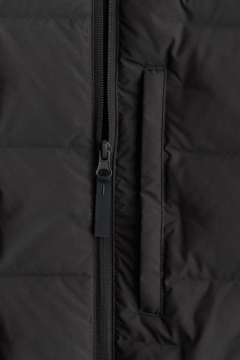 اتش اند ام جاكيت مبطن بقصّة عادية من نسيج ثيرمو موف™