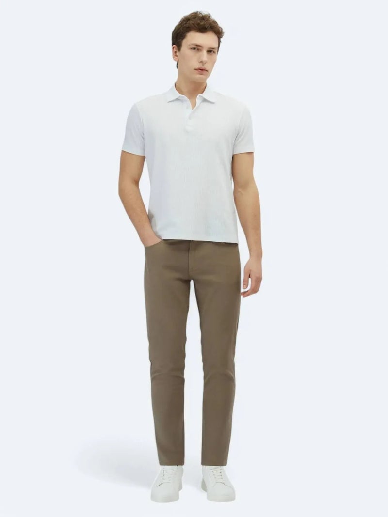 كيب تيشيرت أبيض منقوش بياقة بولو مصنوع من مزيج القطن - Image 3